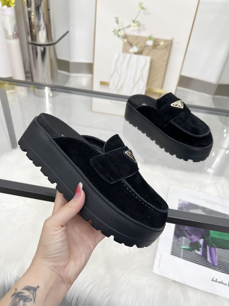 Pra*a slippers
